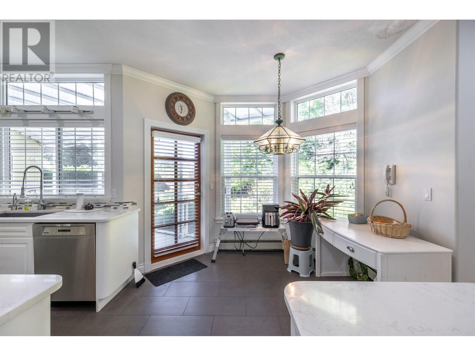 4683 Marine Drive, Burnaby, British Columbia  V5J 3G4 - Photo 16 - R2823454