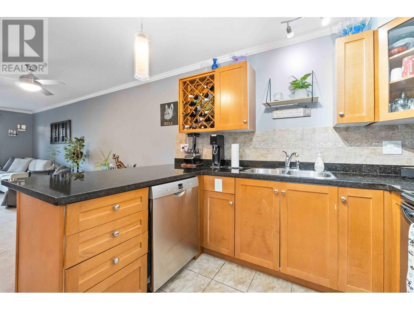 302 22255 122 Avenue, Maple Ridge, British Columbia  V2X 3X8 - Photo 12 - R2823509