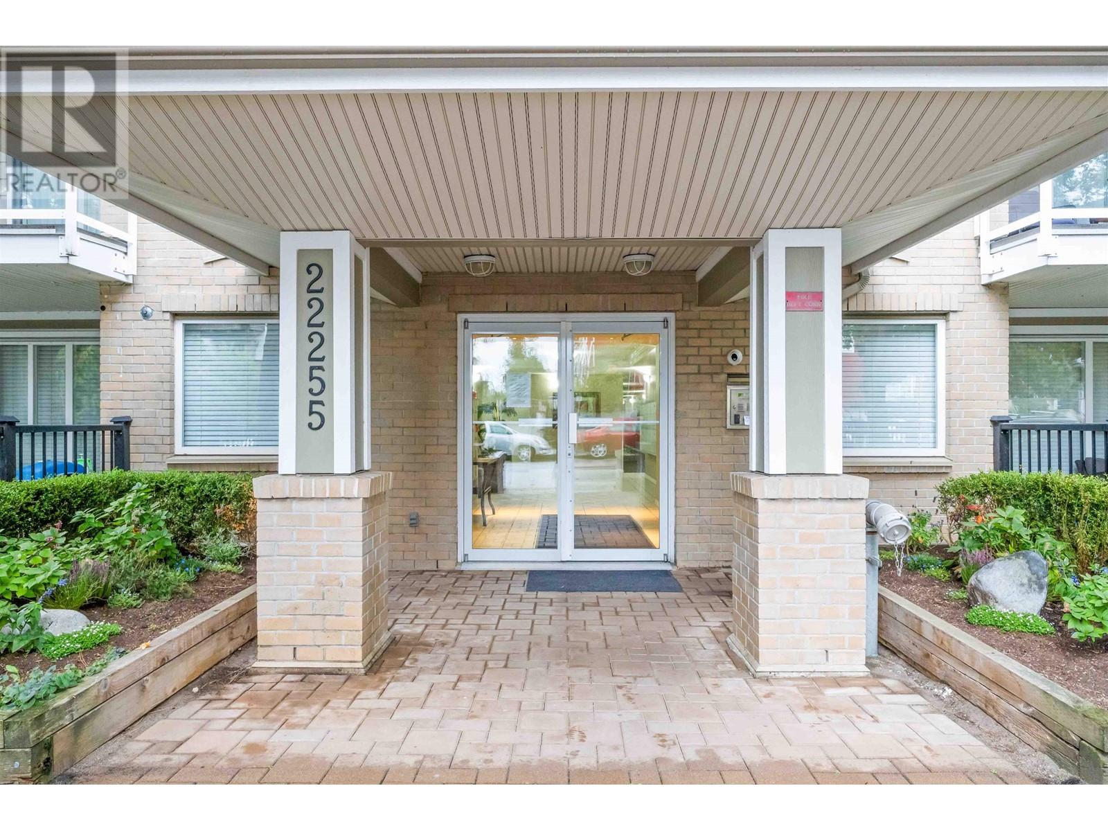 302 22255 122 Avenue, Maple Ridge, British Columbia  V2X 3X8 - Photo 2 - R2823509