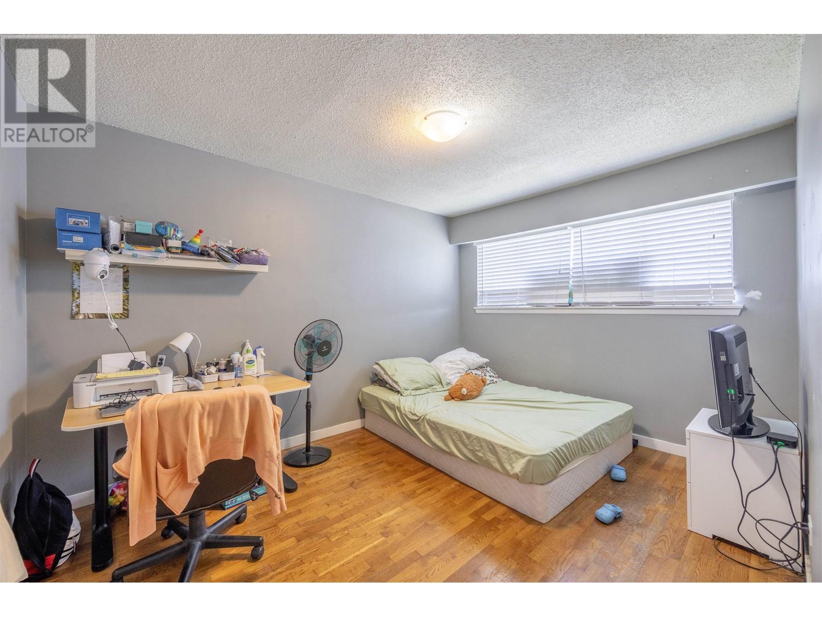 8272 17th Avenue, Burnaby, British Columbia  V3N 1M8 - Photo 10 - R2823506