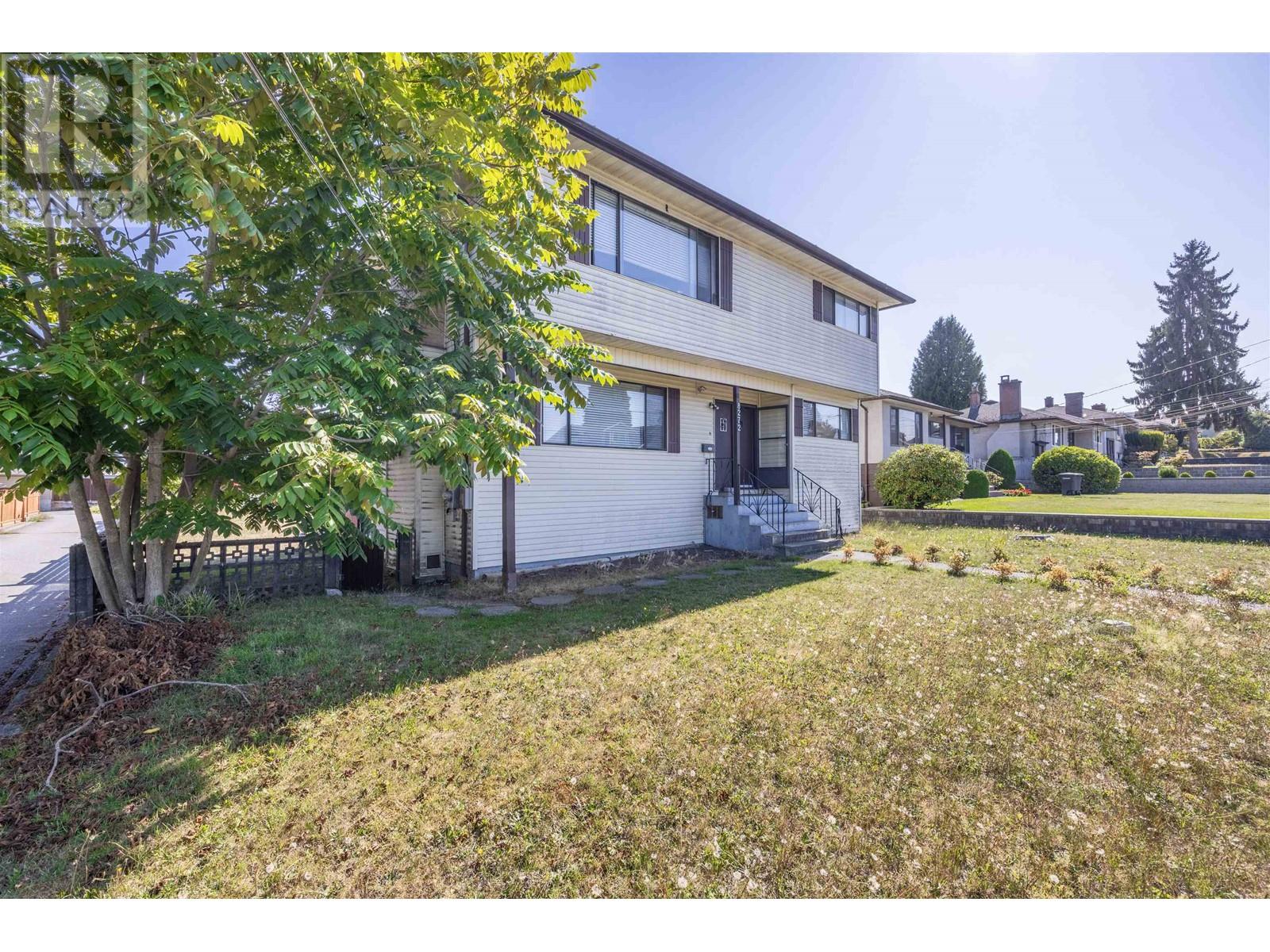 8272 17th Avenue, Burnaby, British Columbia  V3N 1M8 - Photo 2 - R2823506
