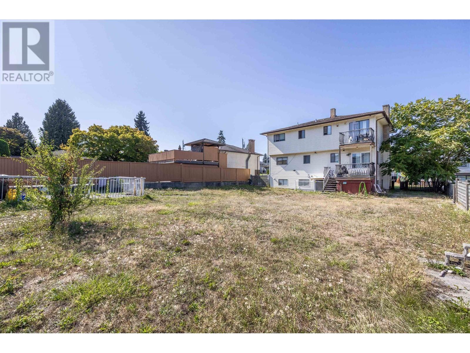8272 17th Avenue, Burnaby, British Columbia  V3N 1M8 - Photo 4 - R2823506