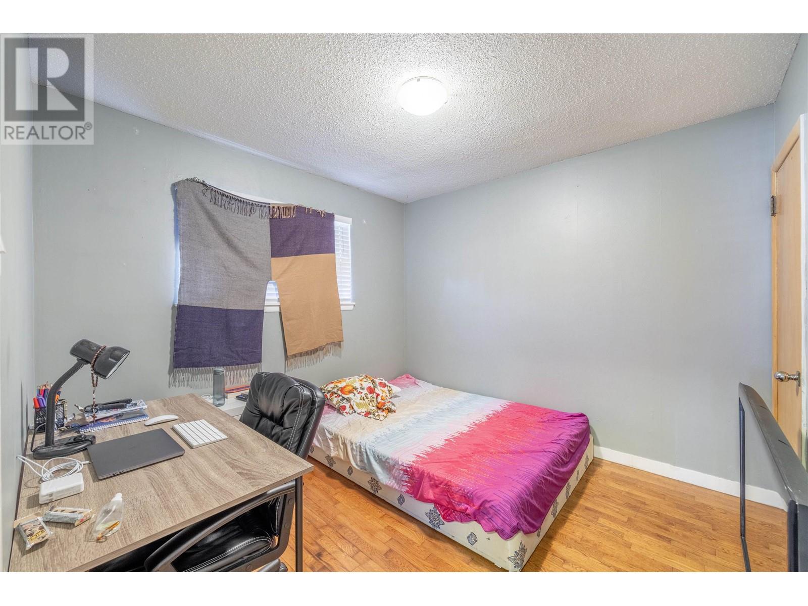 8272 17th Avenue, Burnaby, British Columbia  V3N 1M8 - Photo 9 - R2823506