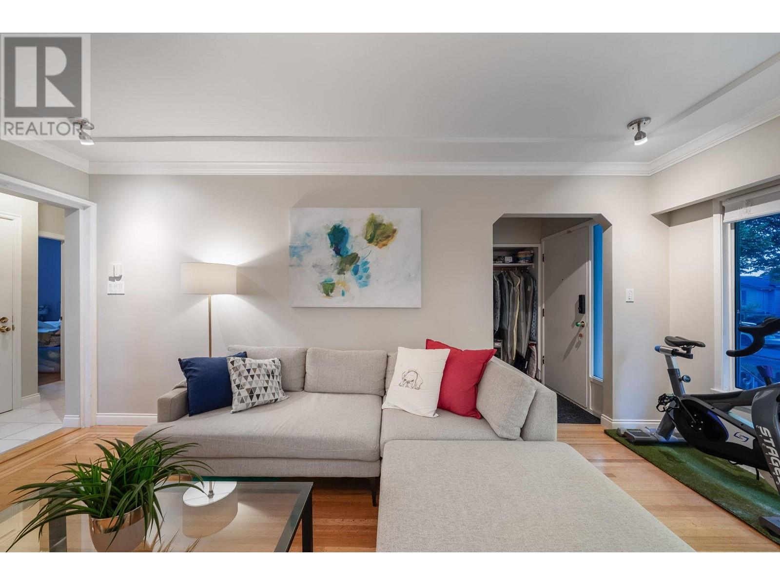 3682 E 27 Avenue, Vancouver, British Columbia  V5R 1R2 - Photo 3 - R2823525
