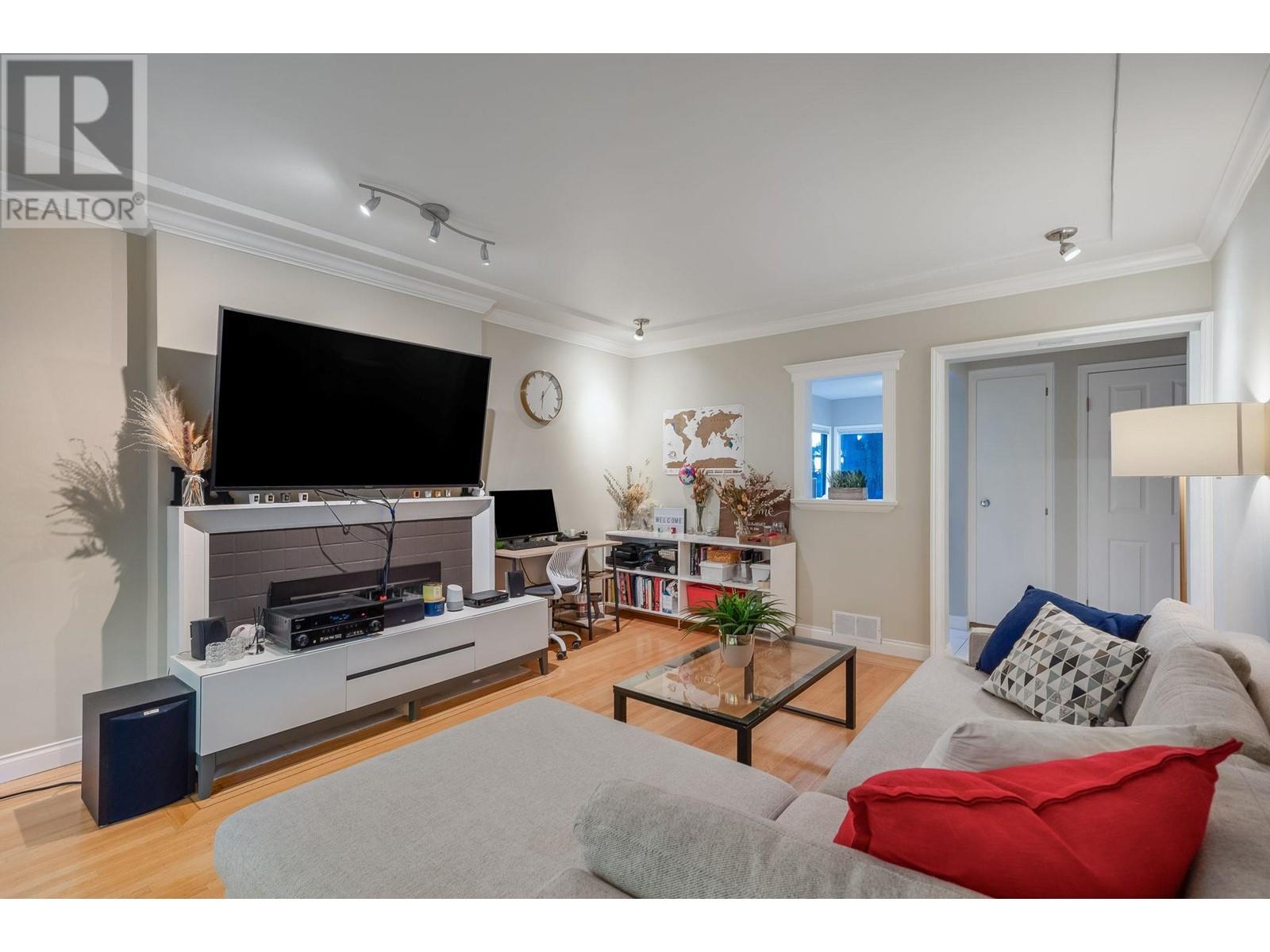 3682 E 27 Avenue, Vancouver, British Columbia  V5R 1R2 - Photo 5 - R2823525