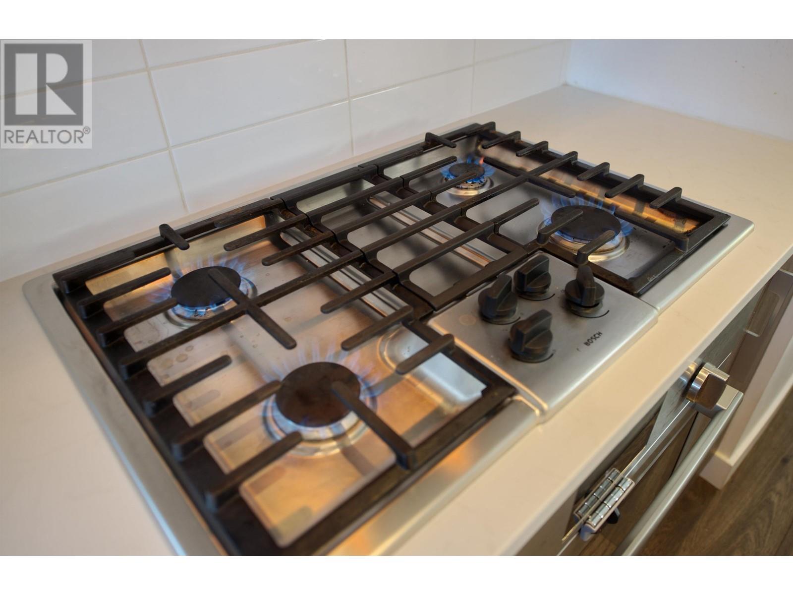 1 7039 Macpherson Avenue, Burnaby, British Columbia  V5J 4N4 - Photo 17 - R2823086