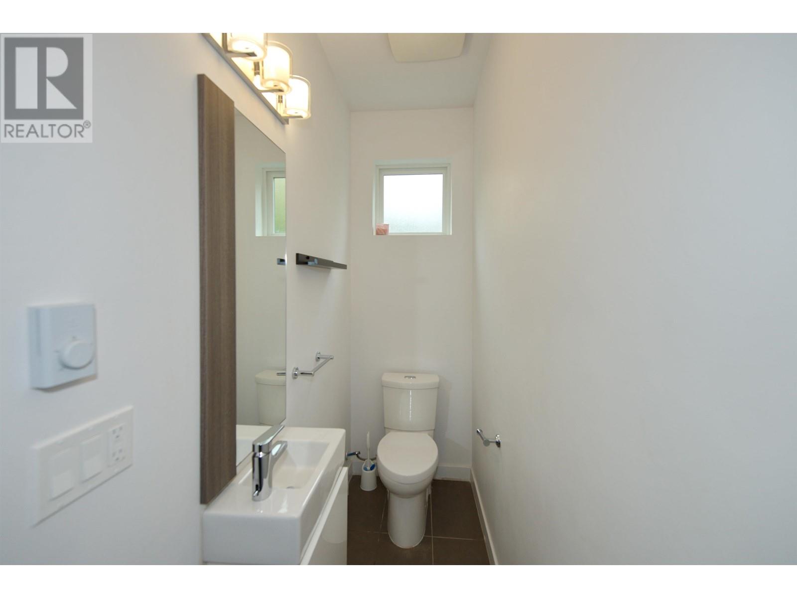 1 7039 Macpherson Avenue, Burnaby, British Columbia  V5J 4N4 - Photo 22 - R2823086