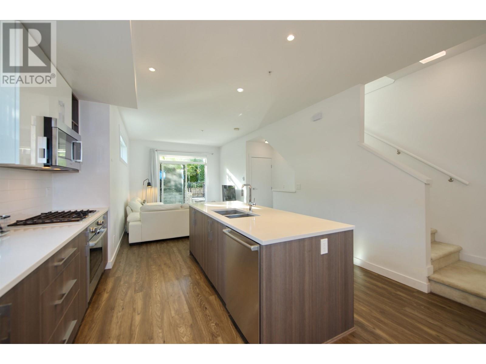 1 7039 Macpherson Avenue, Burnaby, British Columbia  V5J 4N4 - Photo 9 - R2823086