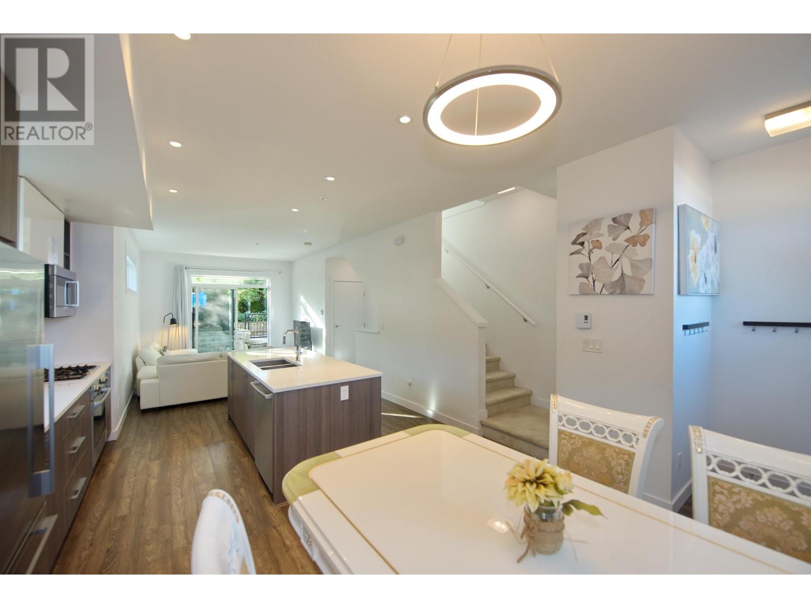 1 7039 Macpherson Avenue, Burnaby, British Columbia  V5J 4N4 - Photo 12 - R2823086