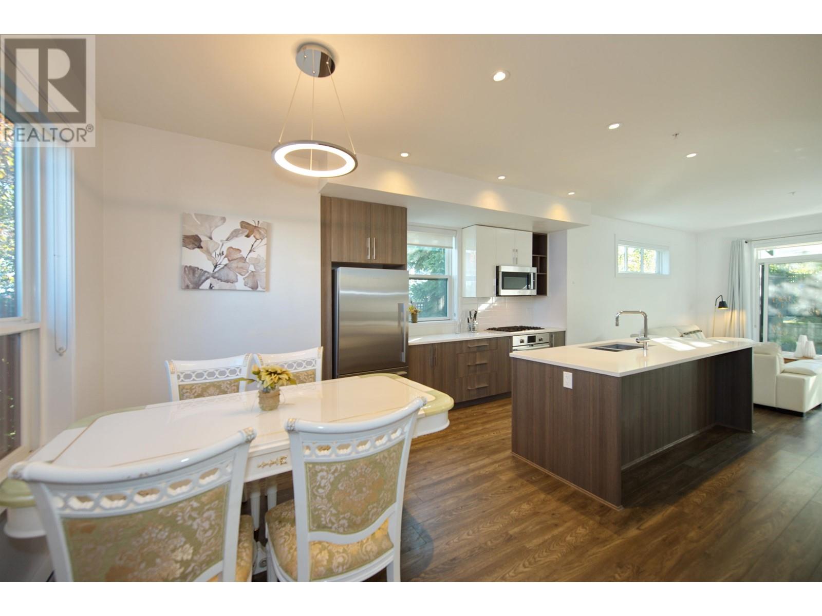 1 7039 Macpherson Avenue, Burnaby, British Columbia  V5J 4N4 - Photo 13 - R2823086