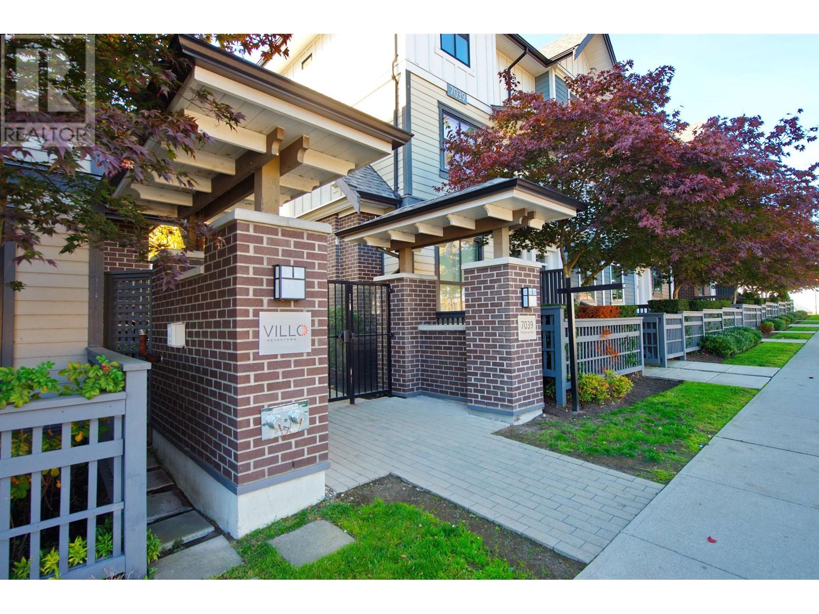 1 7039 Macpherson Avenue, Burnaby, British Columbia  V5J 4N4 - Photo 3 - R2823086