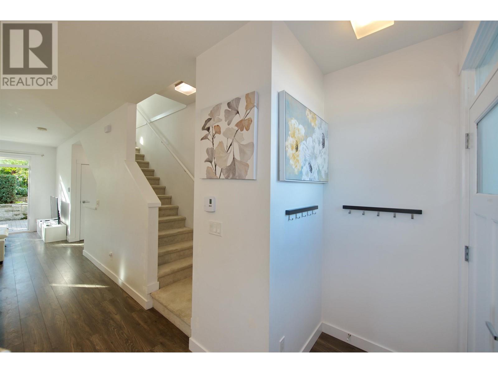 1 7039 Macpherson Avenue, Burnaby, British Columbia  V5J 4N4 - Photo 8 - R2823086