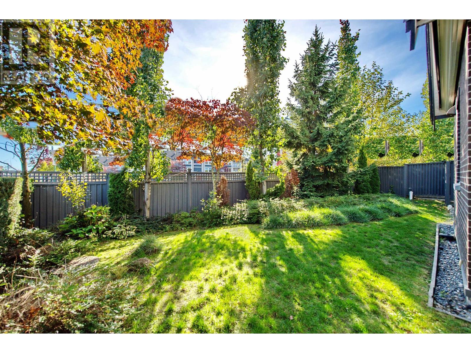 1 7039 Macpherson Avenue, Burnaby, British Columbia  V5J 4N4 - Photo 4 - R2823086