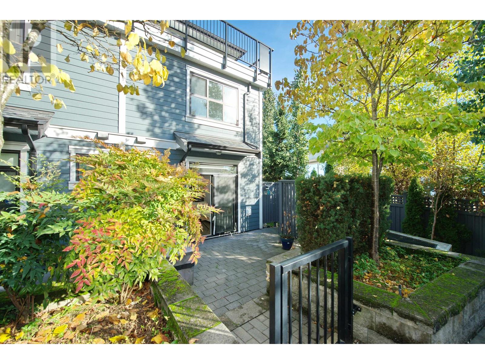 1 7039 Macpherson Avenue, Burnaby, British Columbia  V5J 4N4 - Photo 7 - R2823086