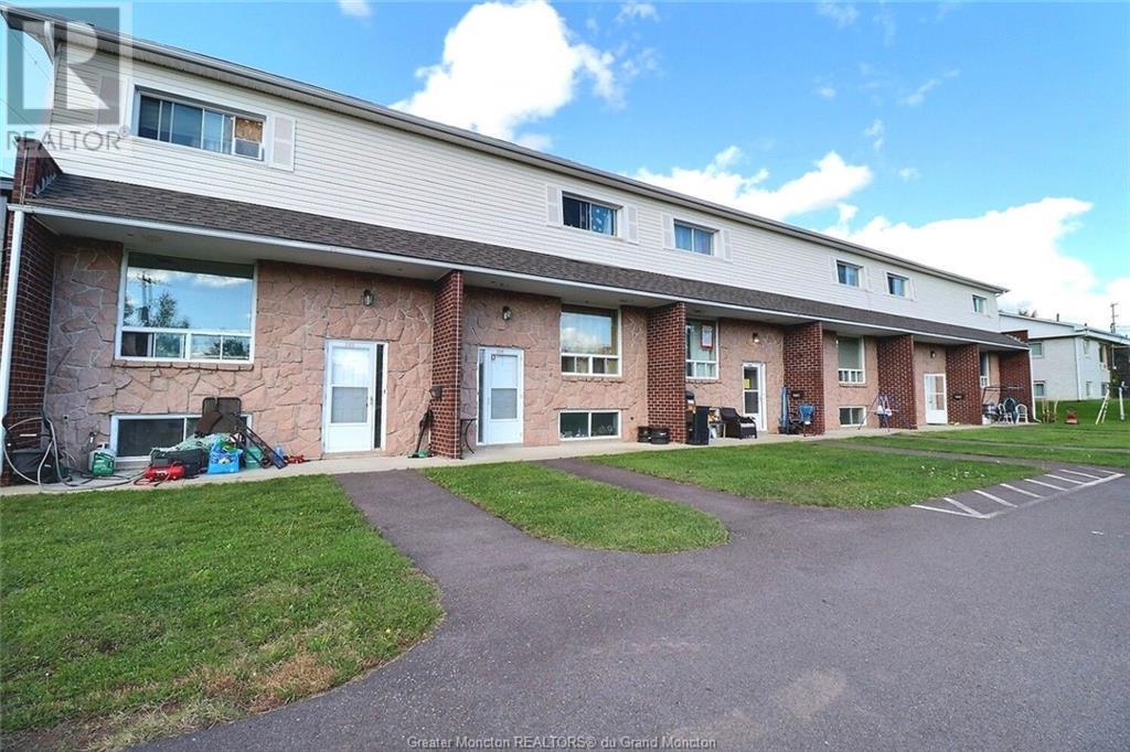 266-276 Lafayette, Dieppe, New Brunswick  E1A 4T5 - Photo 1 - M155652