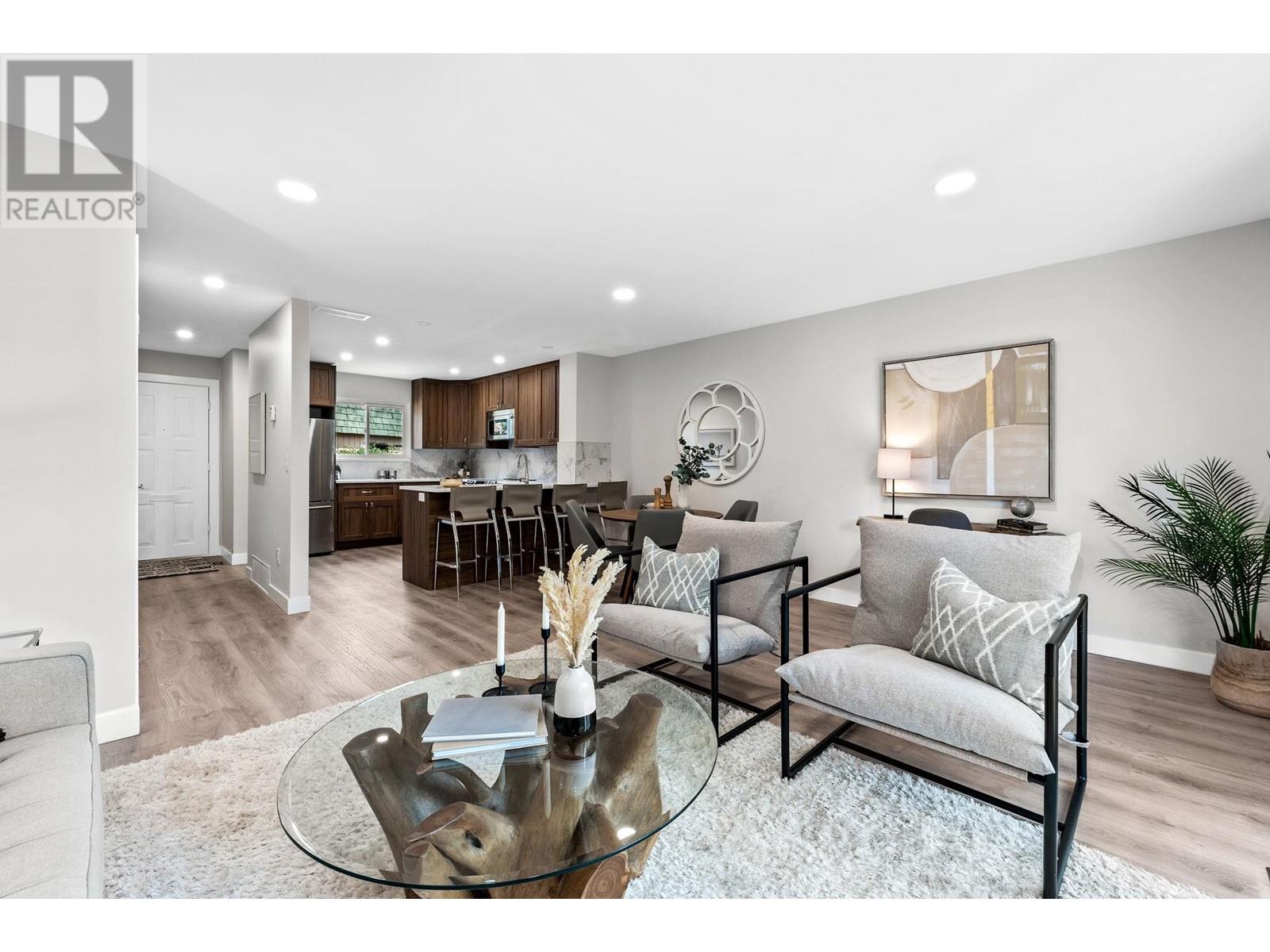 7454 13th Avenue, Burnaby, British Columbia  V3N 4K4 - Photo 11 - R2823555