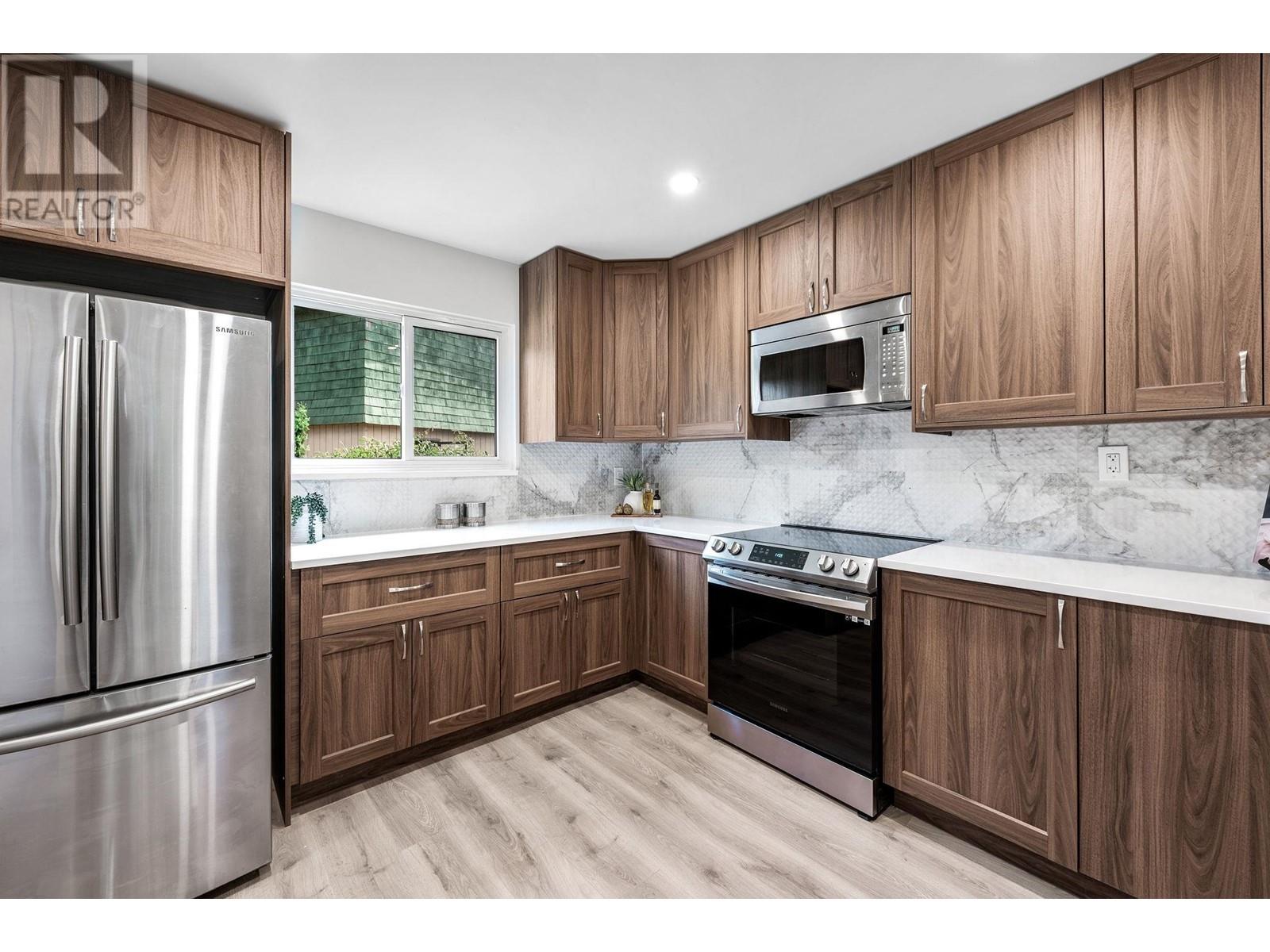 7454 13th Avenue, Burnaby, British Columbia  V3N 4K4 - Photo 16 - R2823555