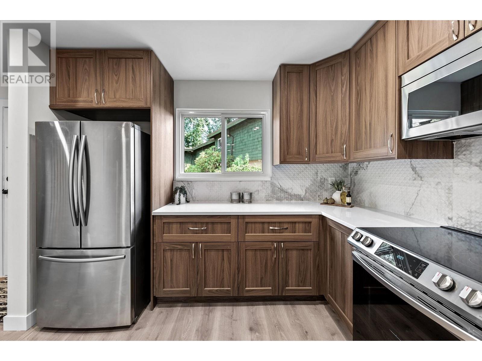 7454 13th Avenue, Burnaby, British Columbia  V3N 4K4 - Photo 18 - R2823555