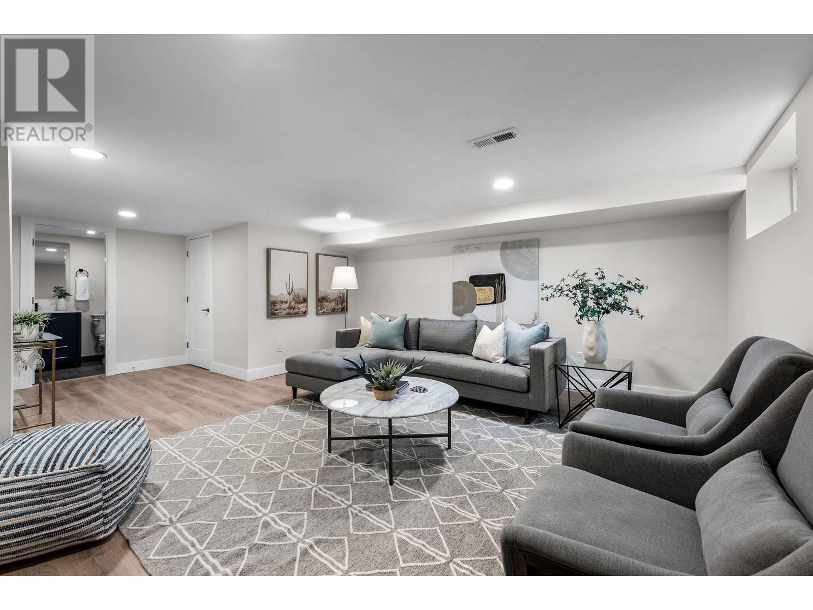 7454 13th Avenue, Burnaby, British Columbia  V3N 4K4 - Photo 36 - R2823555