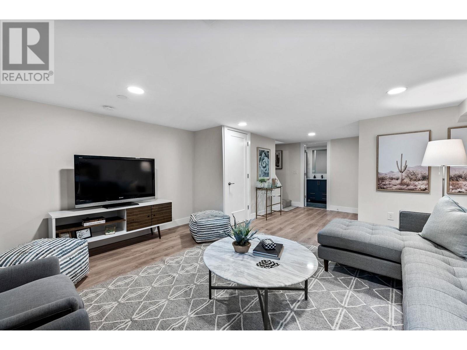 7454 13th Avenue, Burnaby, British Columbia  V3N 4K4 - Photo 37 - R2823555