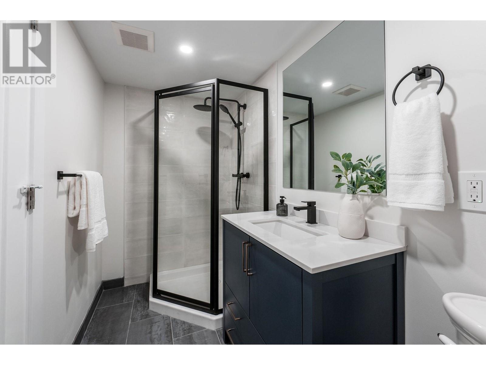 7454 13th Avenue, Burnaby, British Columbia  V3N 4K4 - Photo 39 - R2823555