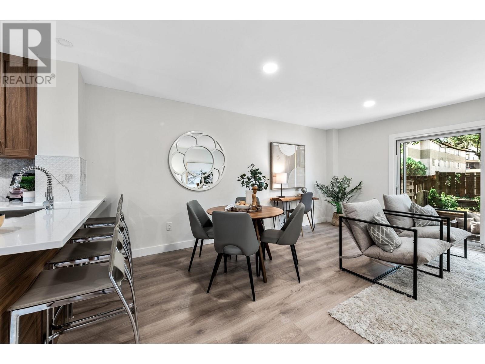 7454 13th Avenue, Burnaby, British Columbia  V3N 4K4 - Photo 4 - R2823555