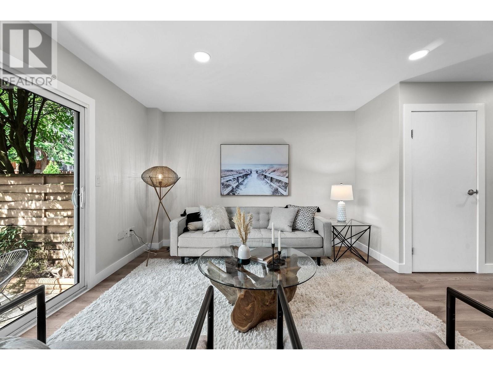 7454 13th Avenue, Burnaby, British Columbia  V3N 4K4 - Photo 5 - R2823555