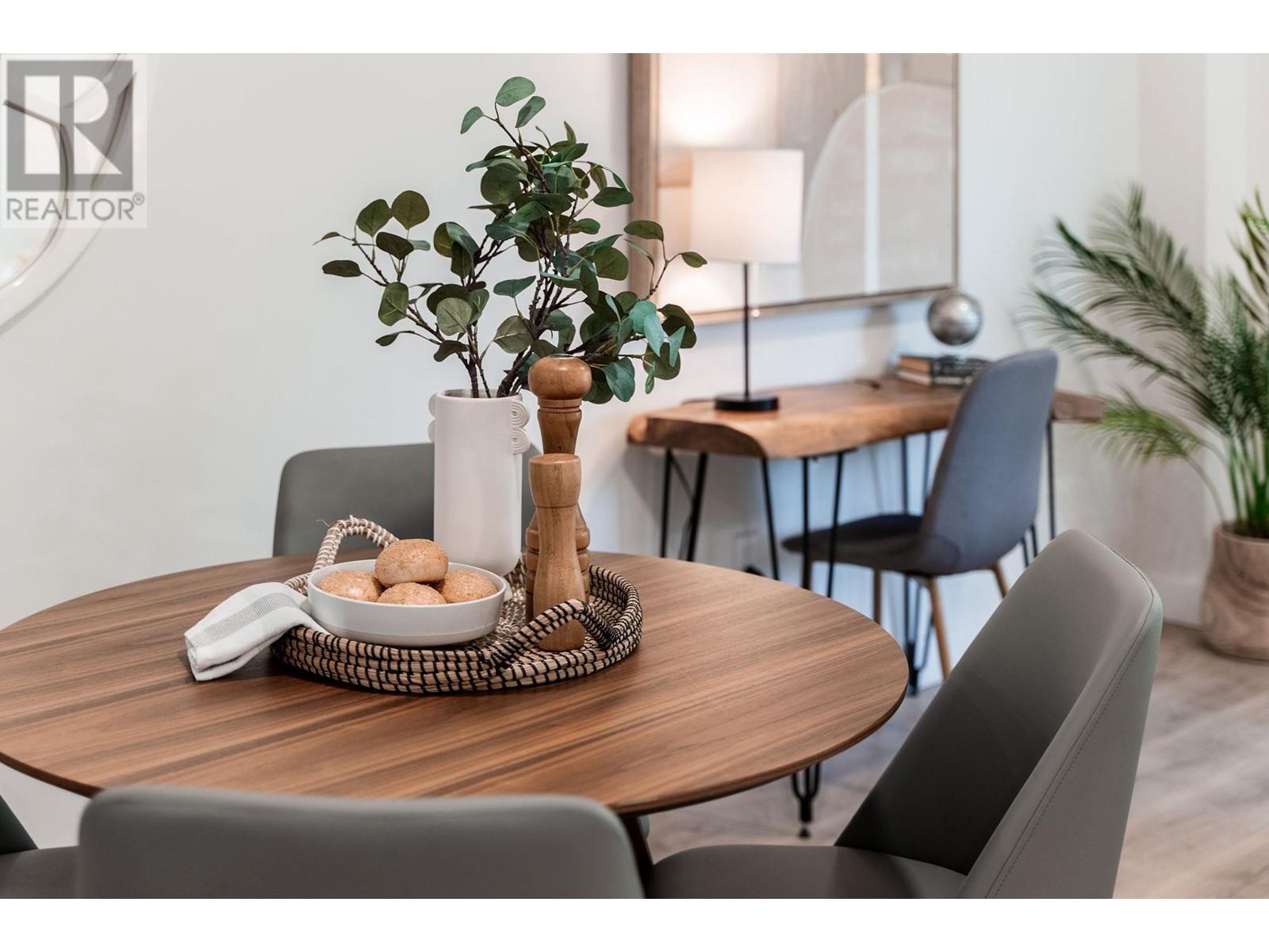 7454 13th Avenue, Burnaby, British Columbia  V3N 4K4 - Photo 9 - R2823555