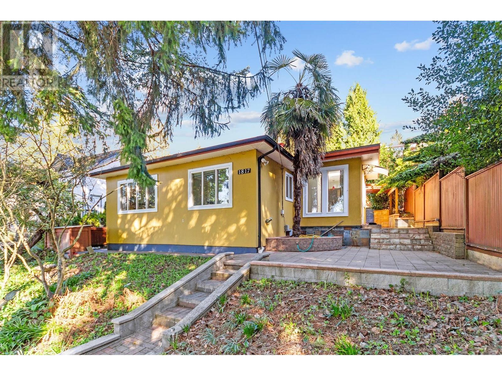 1817 Brunette Avenue, Coquitlam, British Columbia  V3K 1H3 - Photo 2 - R2823466