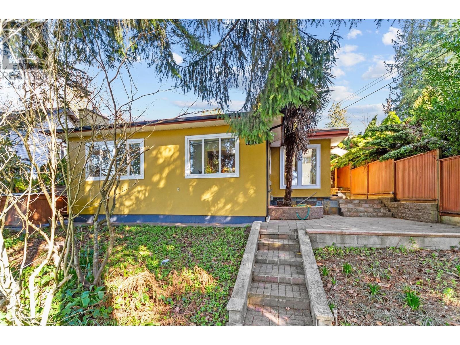 1817 BRUNETTE AVENUE, coquitlam, British Columbia