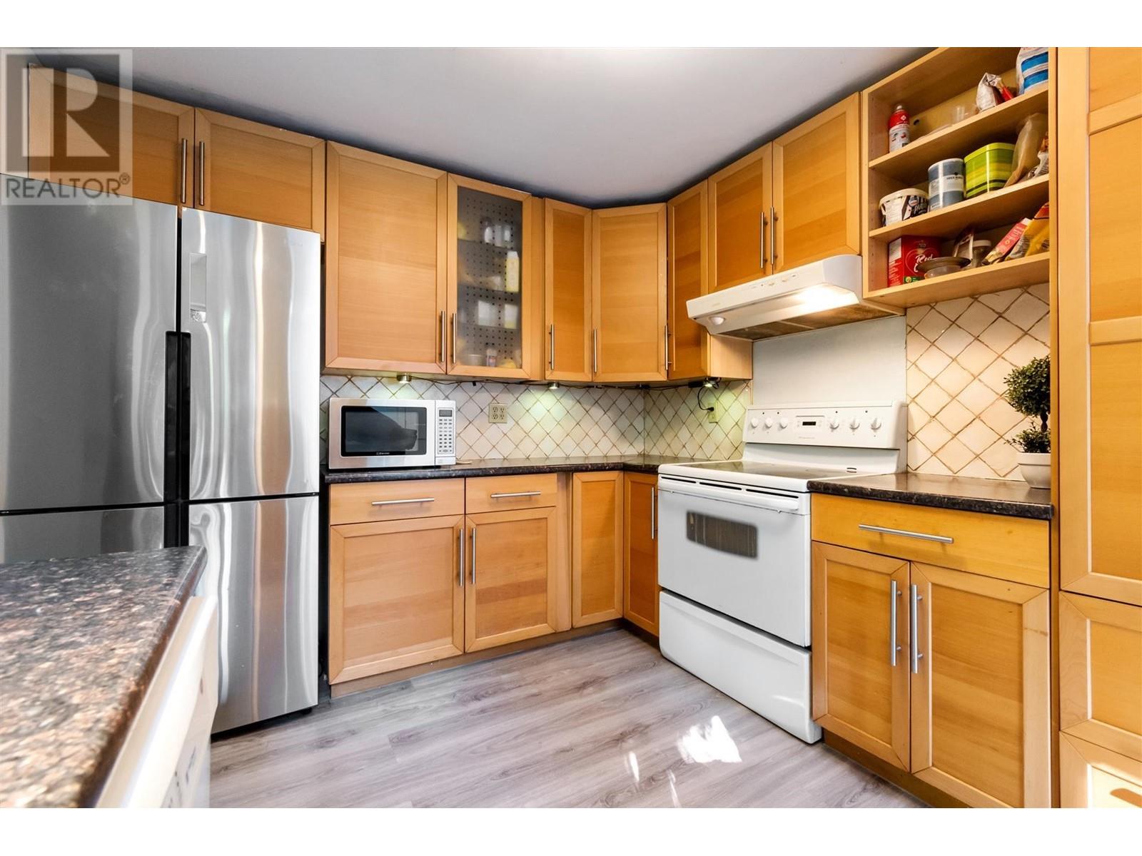 1817 Brunette Avenue, Coquitlam, British Columbia  V3K 1H3 - Photo 9 - R2823466