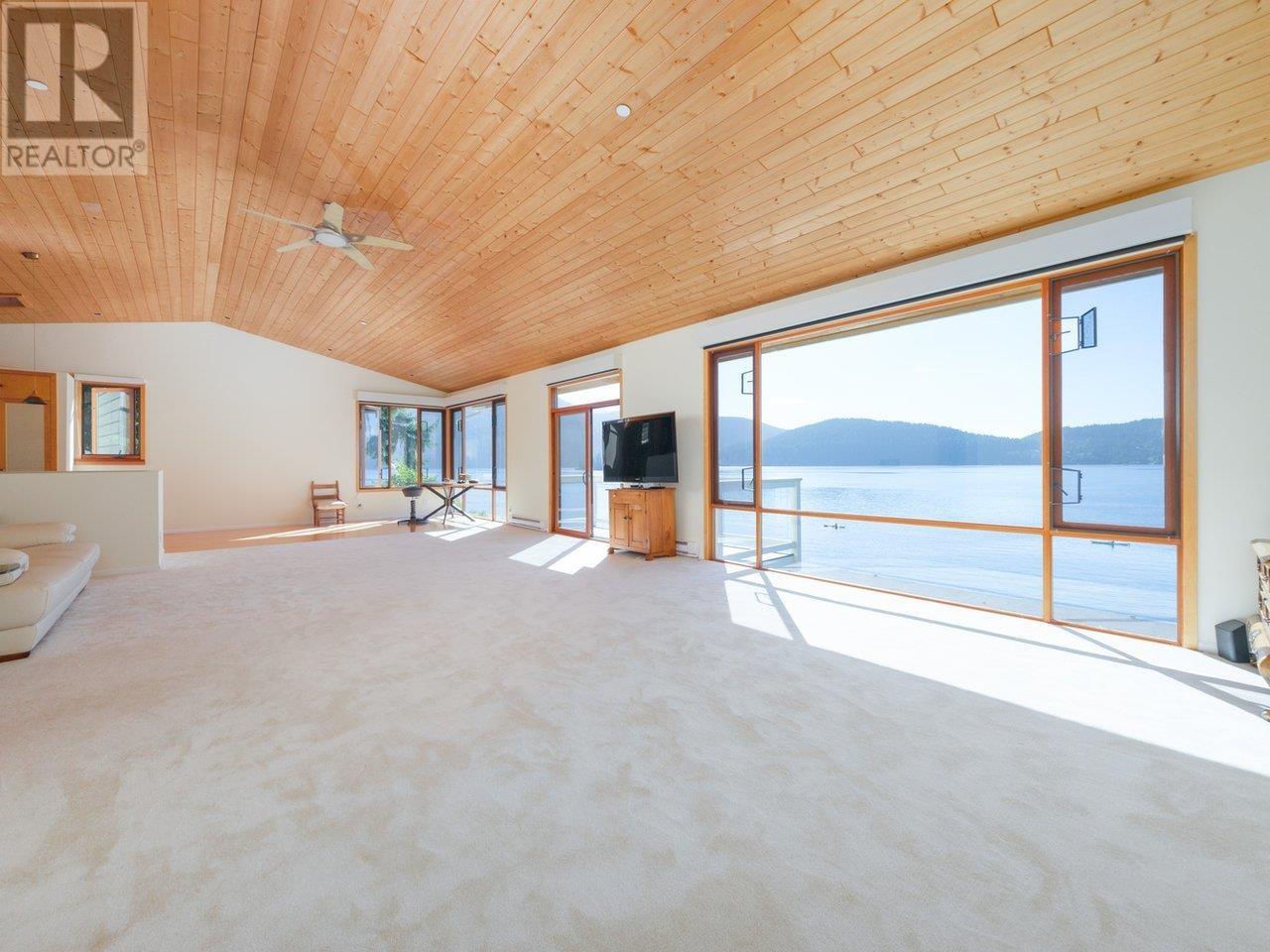 5654 Indian River Drive, North Vancouver, British Columbia  V7G 2T8 - Photo 11 - R2808598