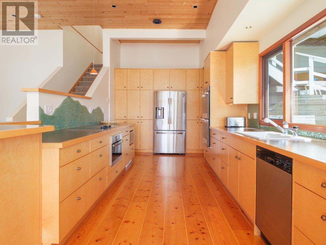 5654 Indian River Drive, North Vancouver, British Columbia  V7G 2T8 - Photo 12 - R2808598