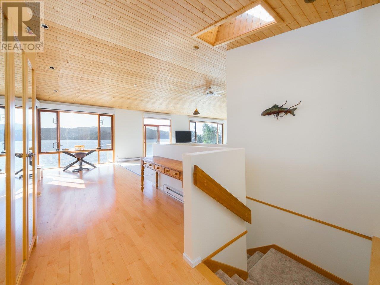 5654 Indian River Drive, North Vancouver, British Columbia  V7G 2T8 - Photo 15 - R2808598