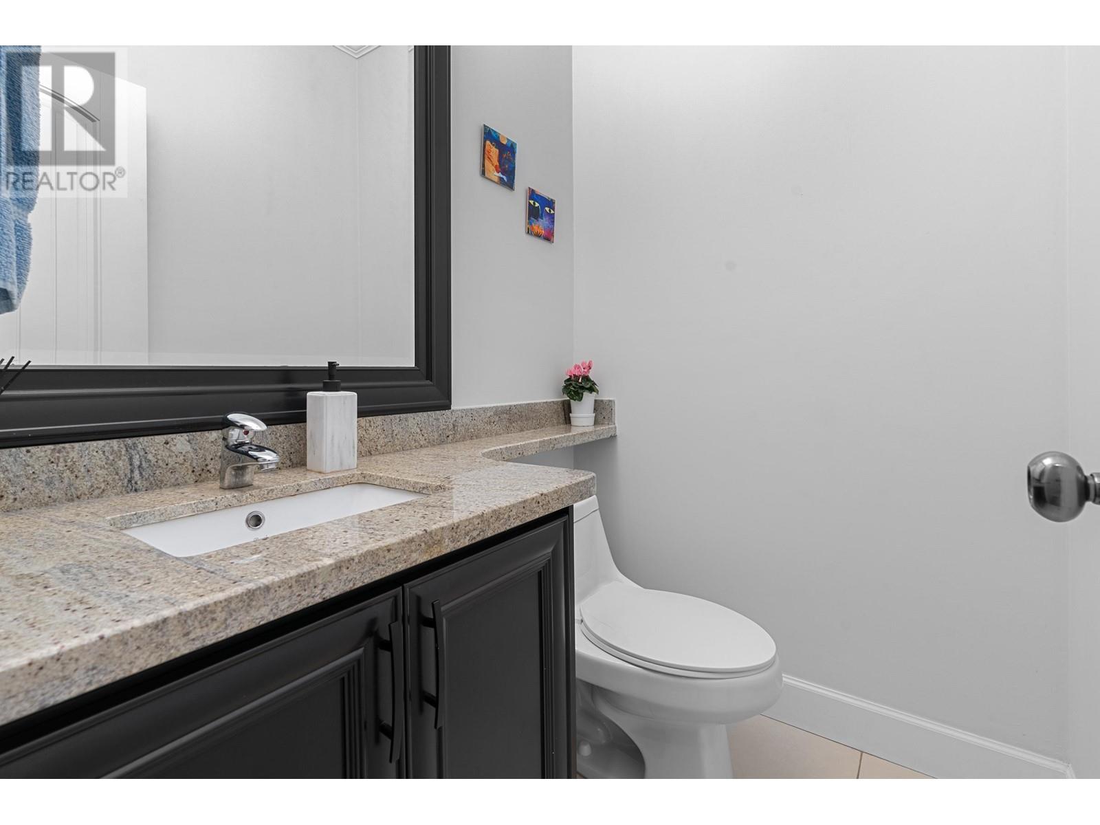 421 E 4th Street, North Vancouver, British Columbia  V7L 1J4 - Photo 11 - R2823559