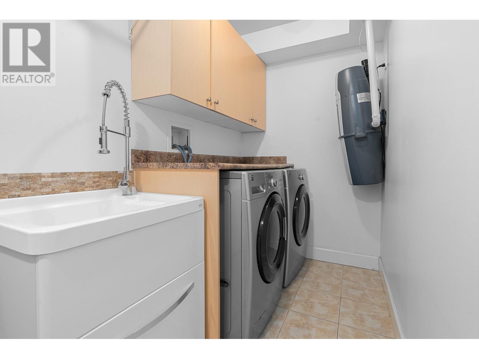 421 E 4th Street, North Vancouver, British Columbia  V7L 1J4 - Photo 20 - R2823559