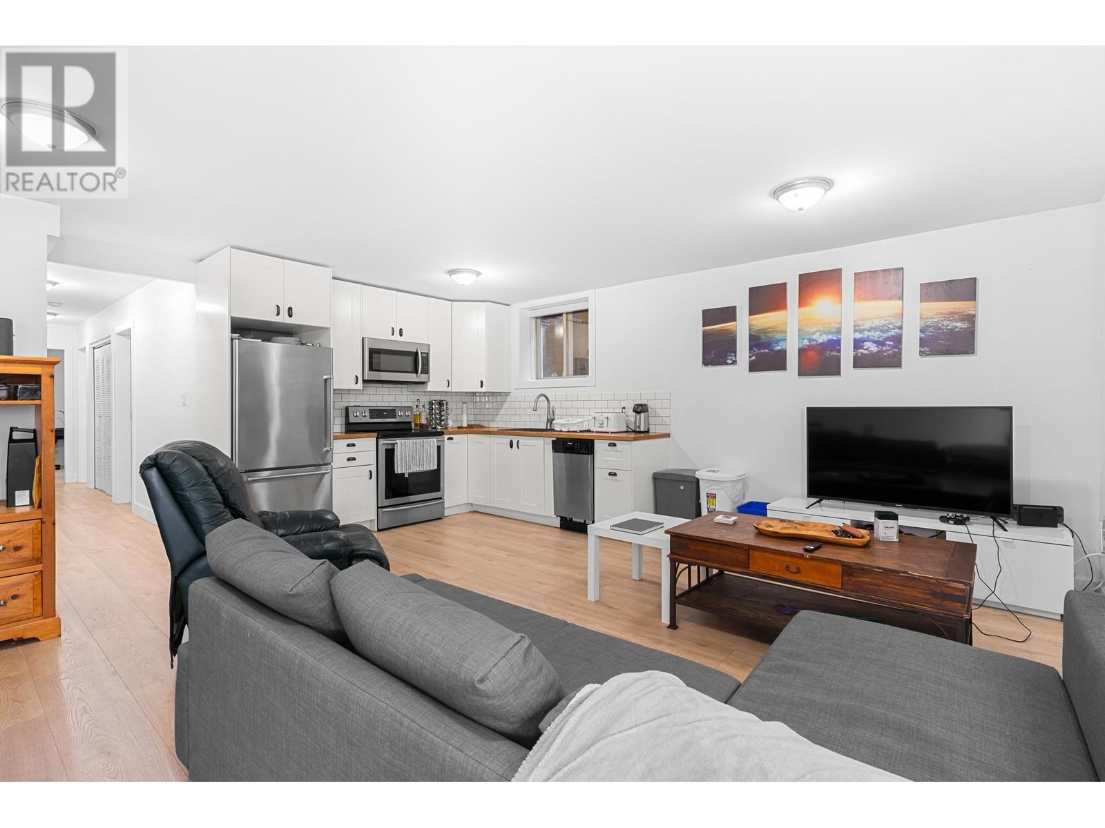 421 E 4th Street, North Vancouver, British Columbia  V7L 1J4 - Photo 25 - R2823559