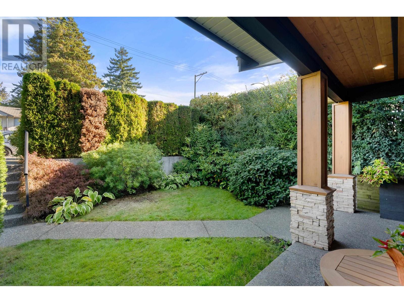 421 E 4th Street, North Vancouver, British Columbia  V7L 1J4 - Photo 3 - R2823559