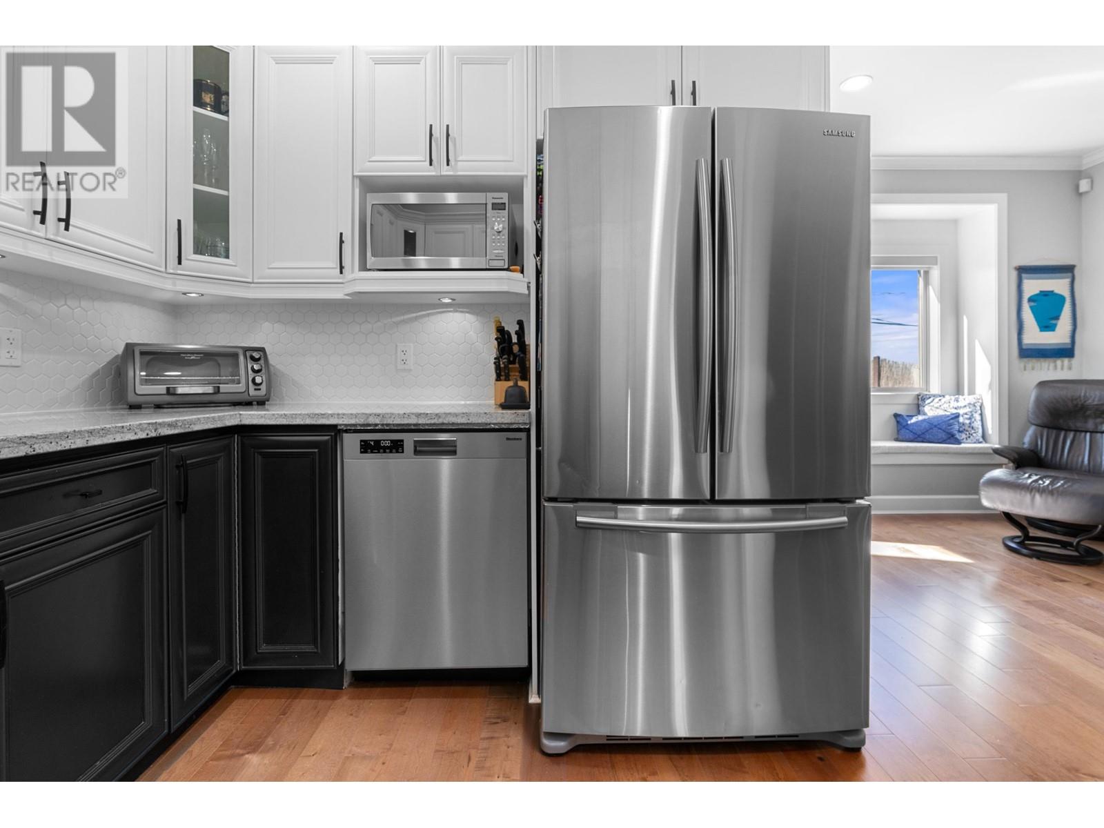 421 E 4th Street, North Vancouver, British Columbia  V7L 1J4 - Photo 8 - R2823559