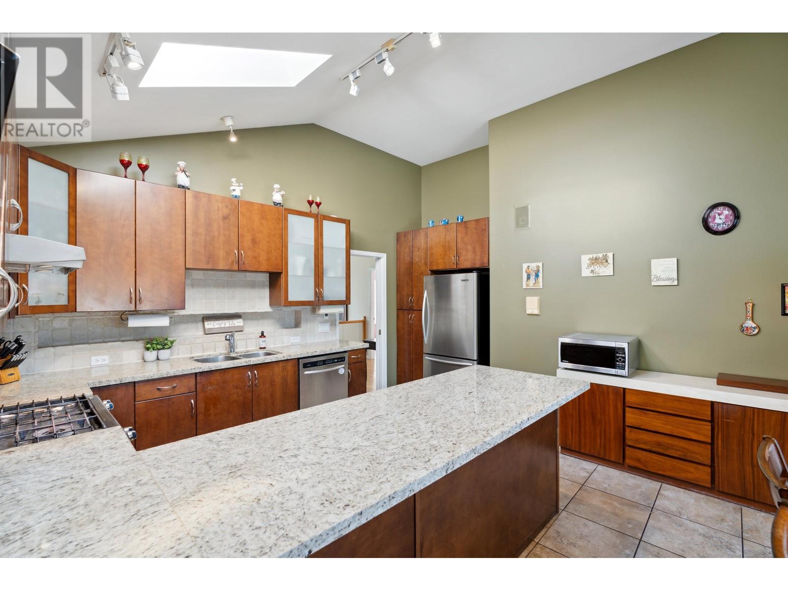 1199 Phillips Avenue, Burnaby, British Columbia  V5A 2V8 - Photo 17 - R2823607