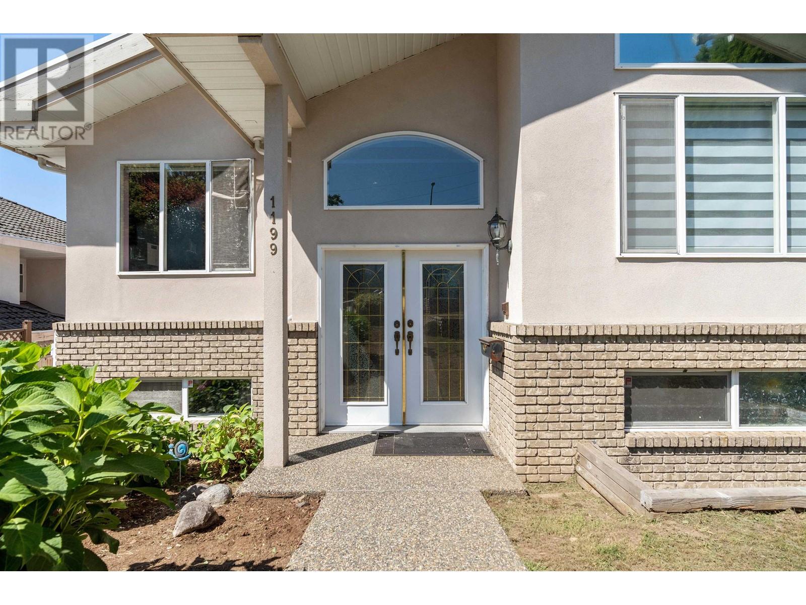 1199 Phillips Avenue, Burnaby, British Columbia  V5A 2V8 - Photo 2 - R2823607