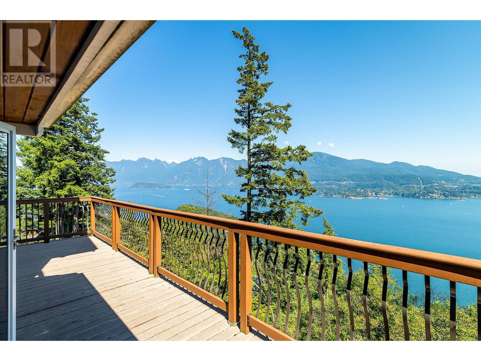 927 Valhalla Place, Bowen Island, British Columbia  V0N 1G1 - Photo 1 - R2823562
