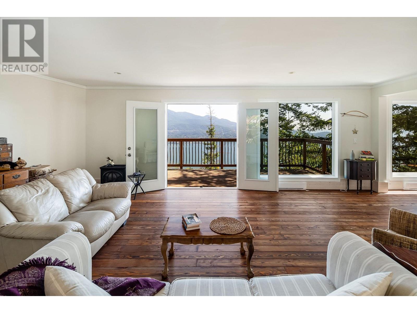 927 Valhalla Place, Bowen Island, British Columbia  V0N 1G1 - Photo 5 - R2823562