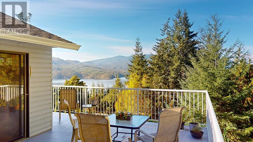 5885 SANDY HOOK ROAD, sechelt, British Columbia