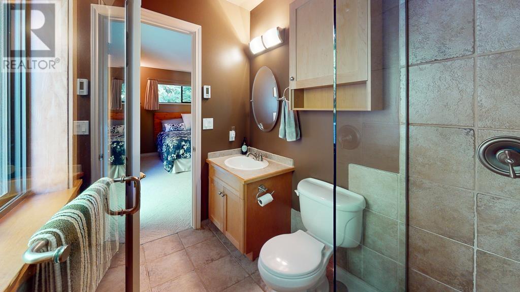 5885 Sandy Hook Road, Sechelt, British Columbia  V0N 3A4 - Photo 13 - R2823573