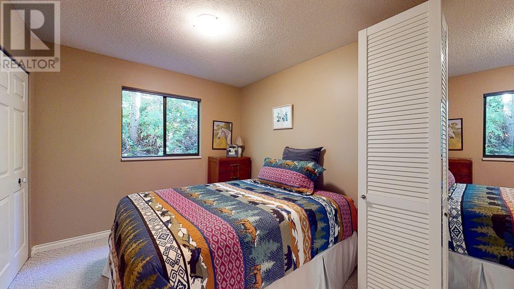 5885 Sandy Hook Road, Sechelt, British Columbia  V0N 3A4 - Photo 15 - R2823573