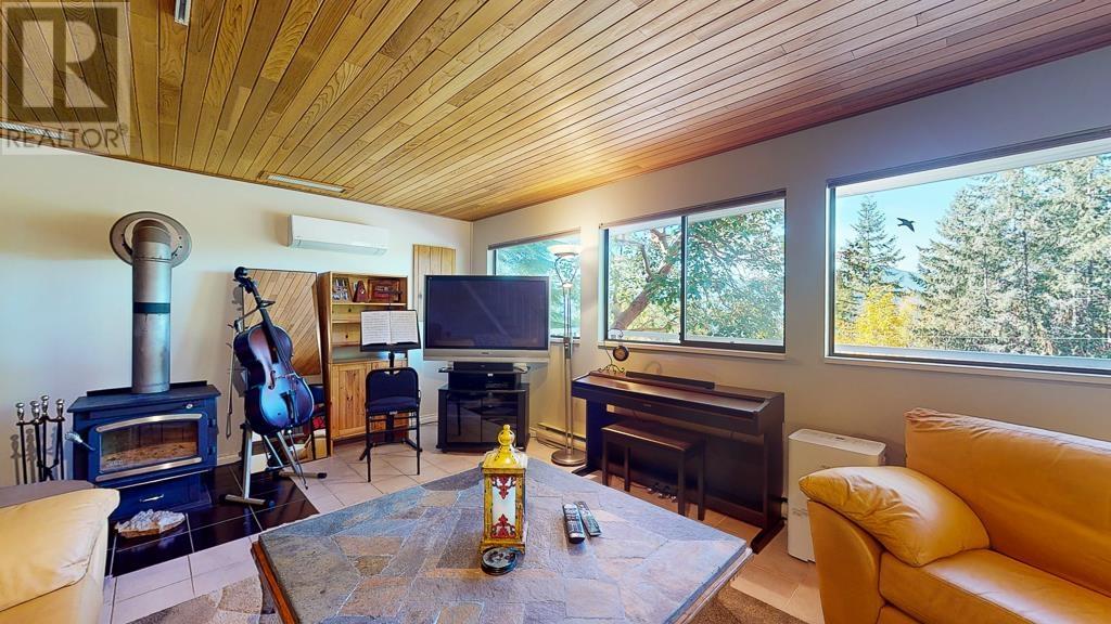 5885 Sandy Hook Road, Sechelt, British Columbia  V0N 3A4 - Photo 18 - R2823573