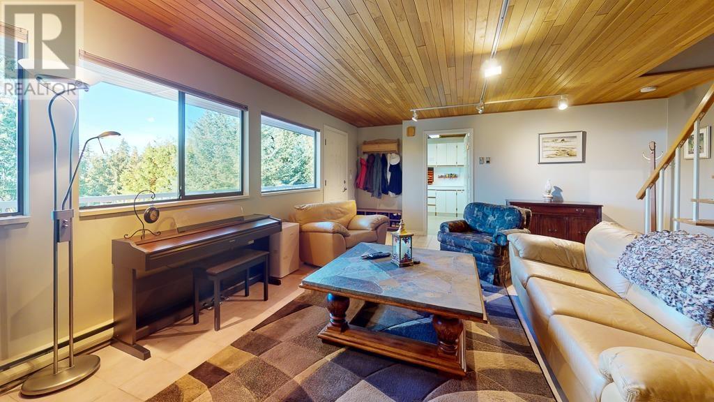 5885 Sandy Hook Road, Sechelt, British Columbia  V0N 3A4 - Photo 19 - R2823573