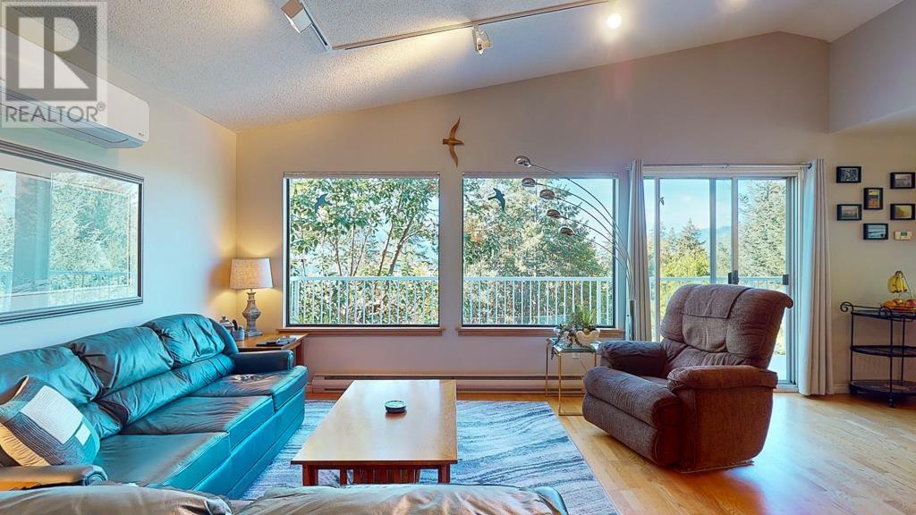 5885 Sandy Hook Road, Sechelt, British Columbia  V0N 3A4 - Photo 8 - R2823573