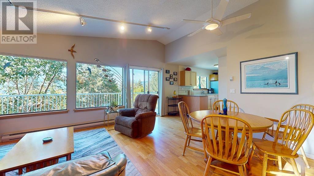 5885 Sandy Hook Road, Sechelt, British Columbia  V0N 3A4 - Photo 9 - R2823573